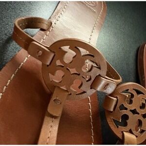 Tory Burch Mini Miller Sandal size 9.5
tan leather flats slip on